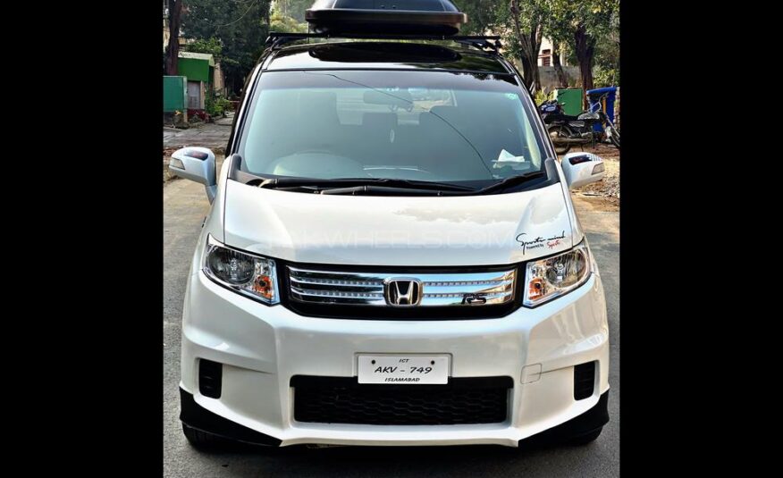 Honda Freed G AERO HIGHWAY EDITION 2013