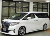 Toyota Alphard Hybrid SR 2016