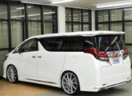 Toyota Alphard Hybrid SR 2016