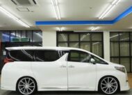 Toyota Alphard Hybrid SR 2016