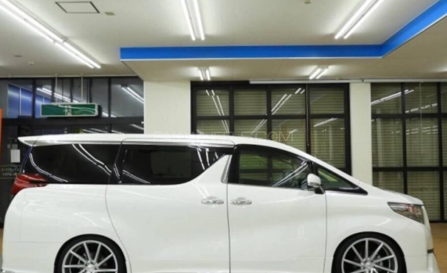 Toyota Alphard Hybrid SR 2016