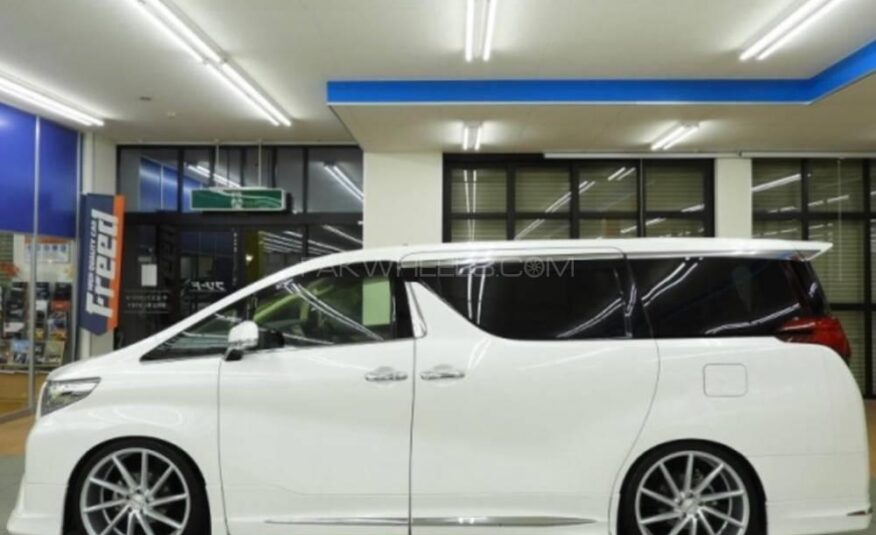 Toyota Alphard Hybrid SR 2016