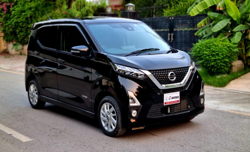 Nissan Dayz Highway Star Hybrid 2019 For Sale in Lahore